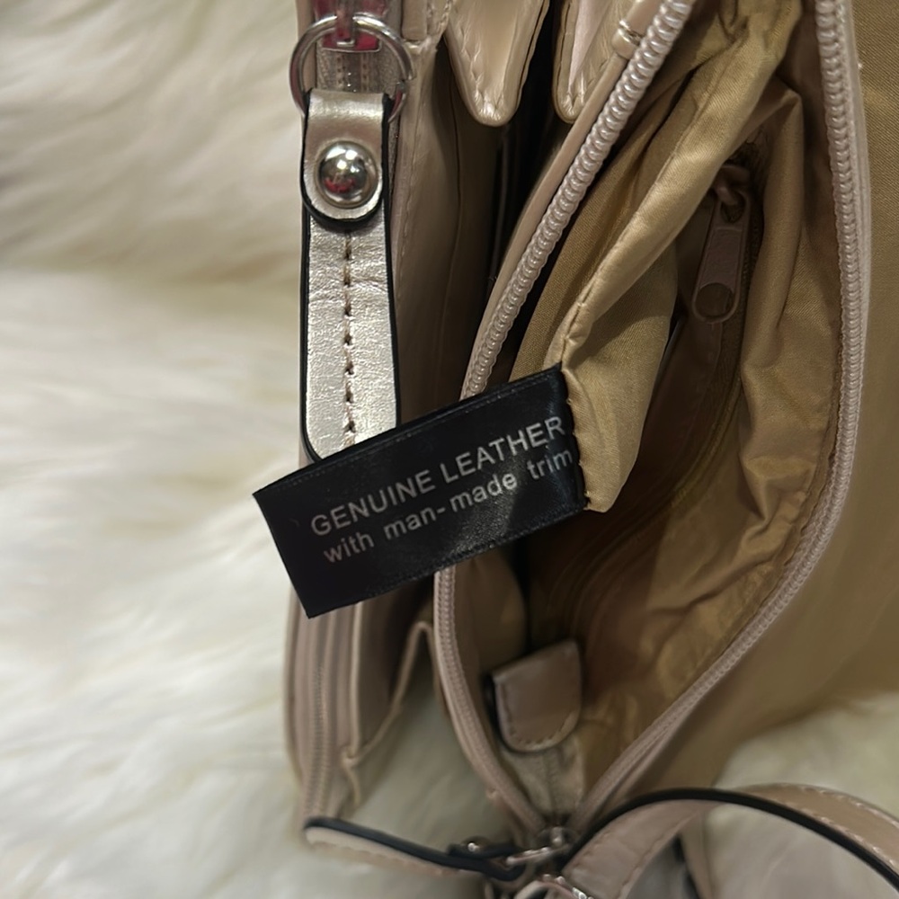 Giani Bernini Genuine Leather Pearly Gold Crossbody Bag - Picture 7 of 7